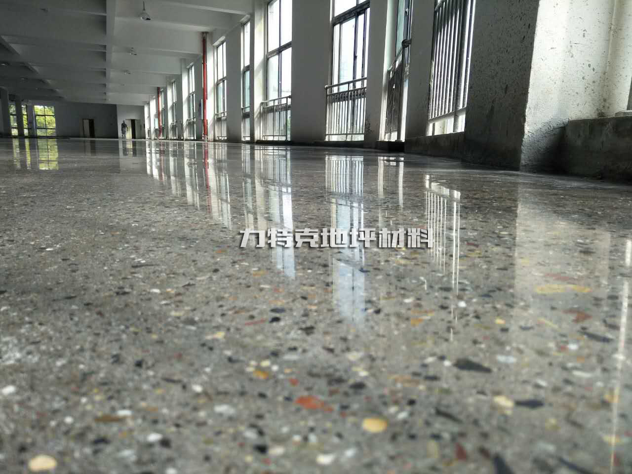 水泥密封固化剂地坪