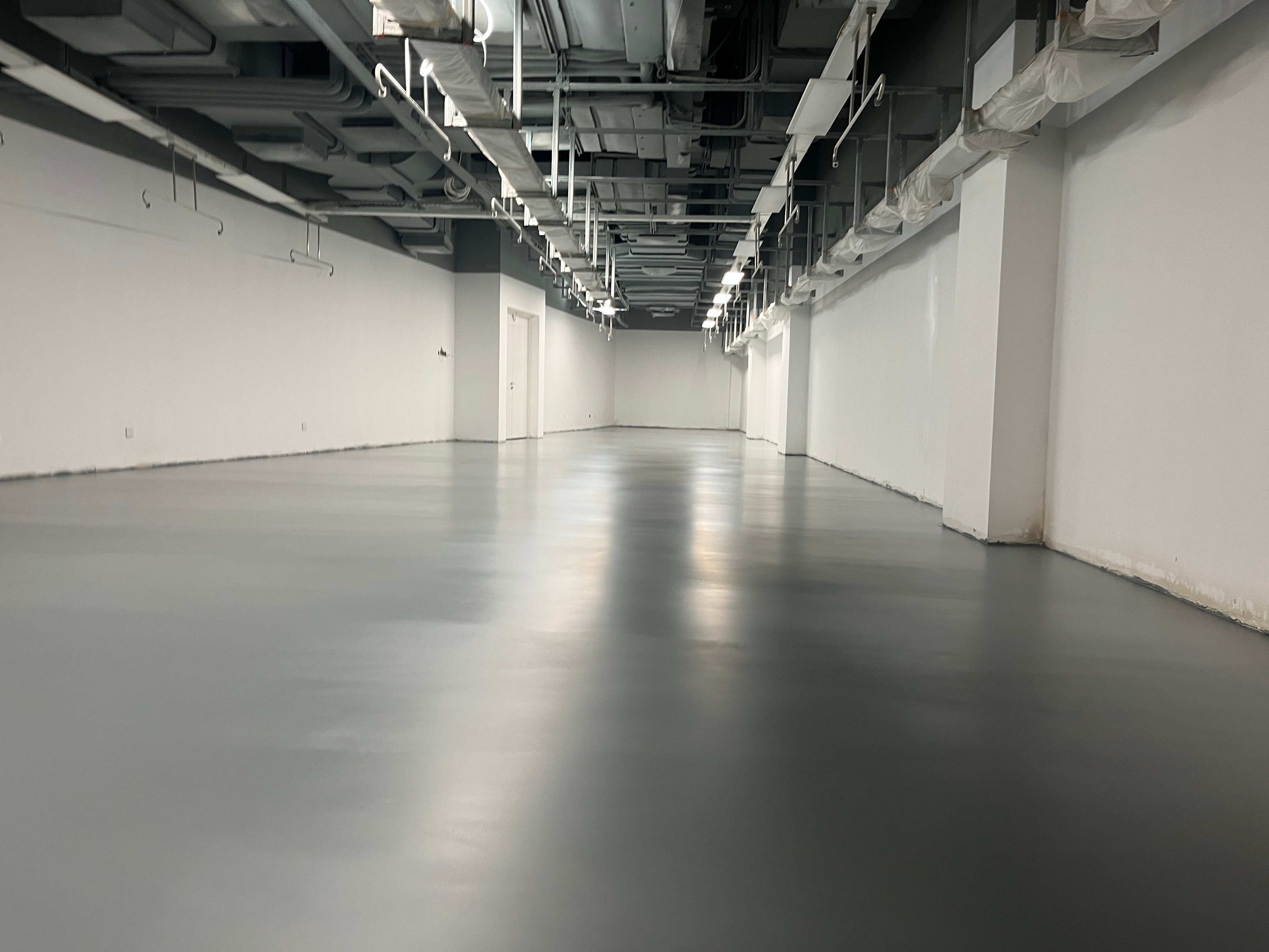 工厂地坪选型终极指南：根据行业、荷载、环境、预算选择最佳方案！